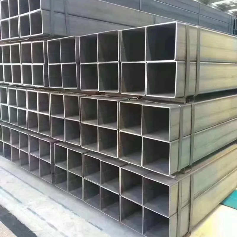 Черна правоъгълна тръба с прав прорез